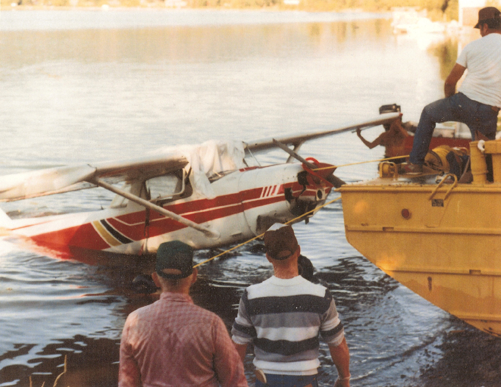 Plane Recovery (photo 027) - Amphibious Boat Pulling Submerged Aircraft 